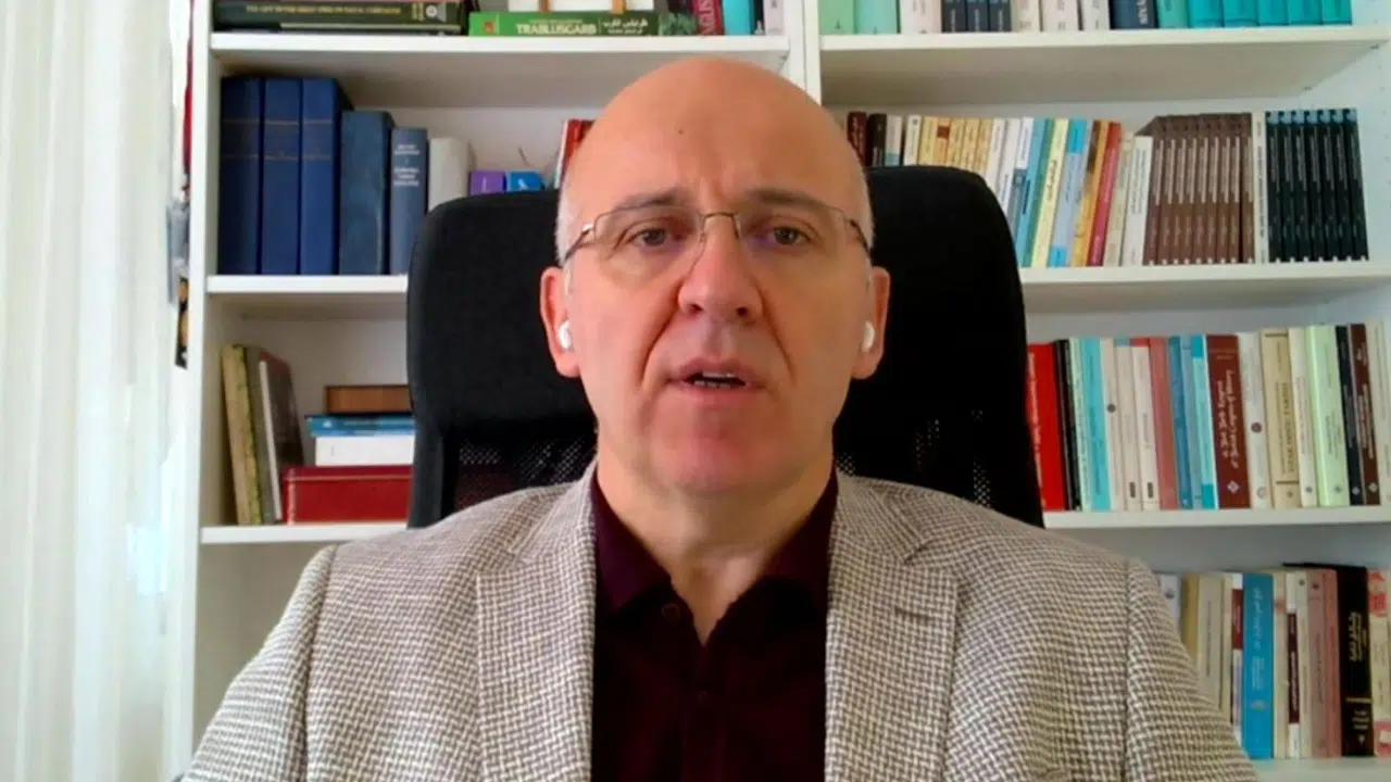 Prof. Ahmet Uysal'dan Tepki Çeken Atatürk Paylaşımı