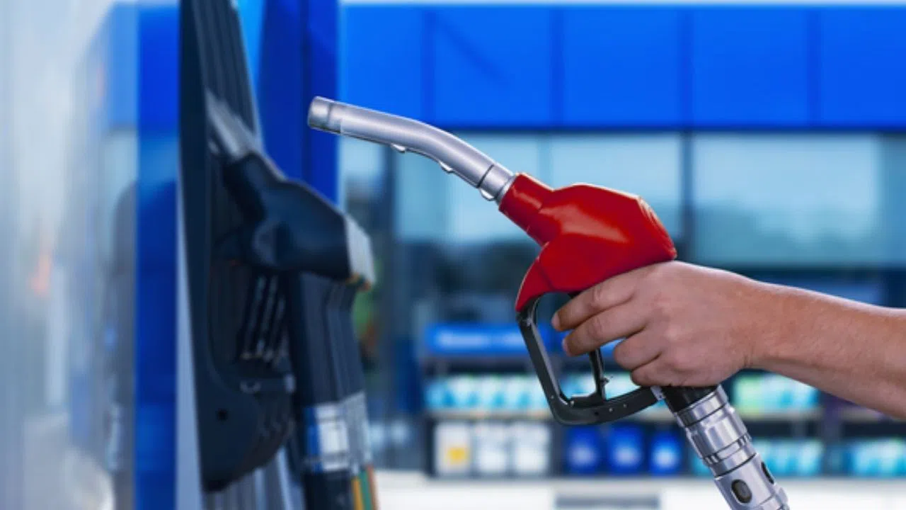 Akaryakıta Gece Yarısı Zam Geldi Benzin Fiyatları Yükseldi
