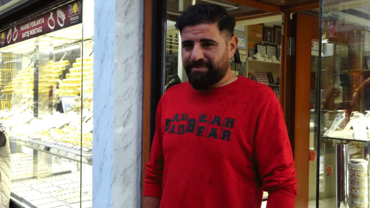 Kütahyalı Ali Alpaslan Kuyumcunun 150 Bin TL Fazla Ödemesini İade Etti