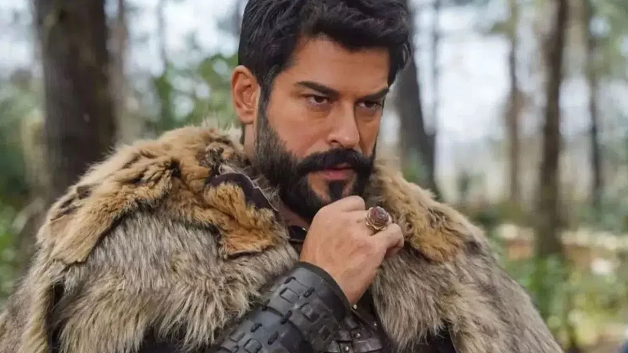 Burak Özçivit Kuruluş Osman'dan Ayrıldıktan Sonra Tek Kişilik Tiyatro Oyununa Hazırlanıyor