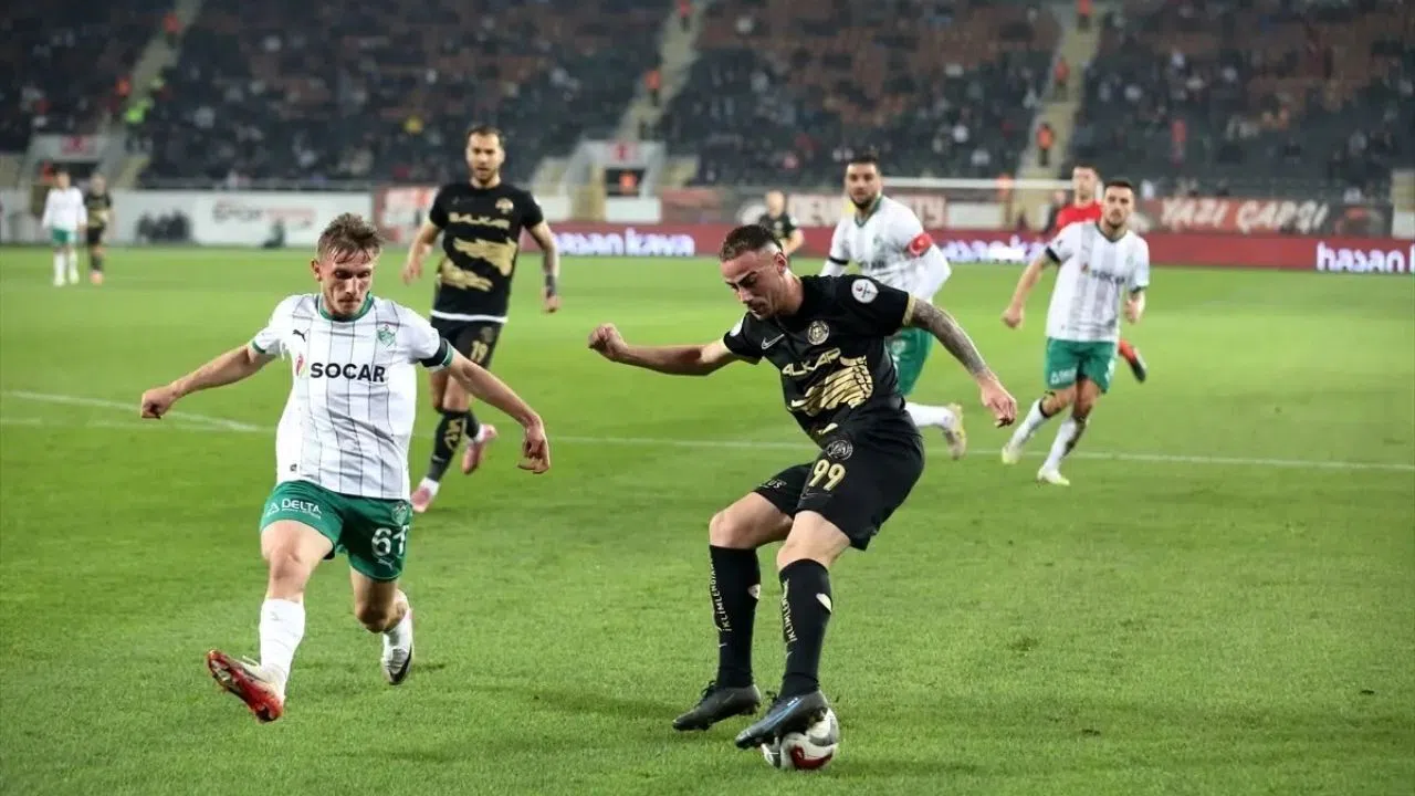 Çorum FK Sahanında Galip: Iğdır FK'yı Üç Golle Geçti