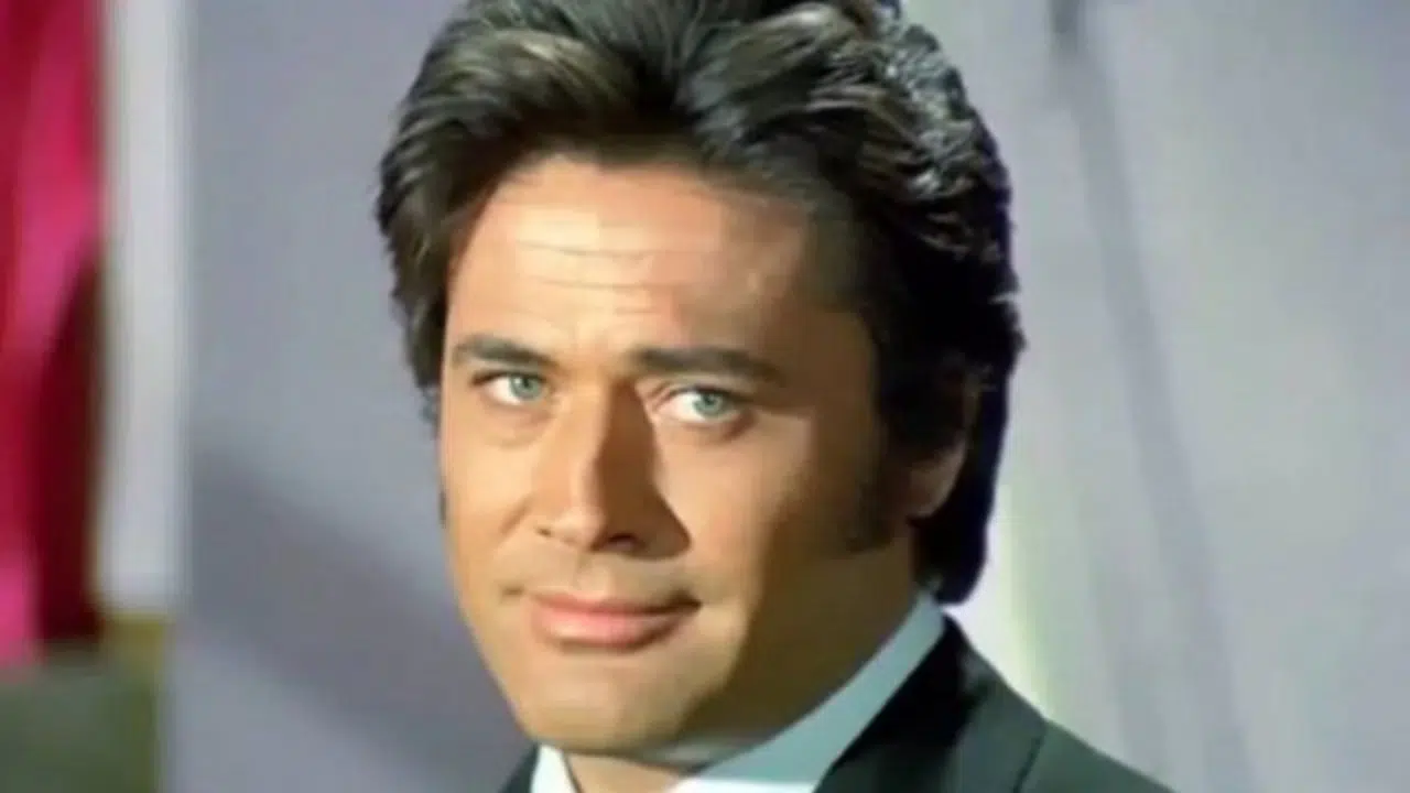 Cüneyt Arkın'a Vefa Ödülünü Alan Torunu Zeynep'ten Anlamlı Demeçler