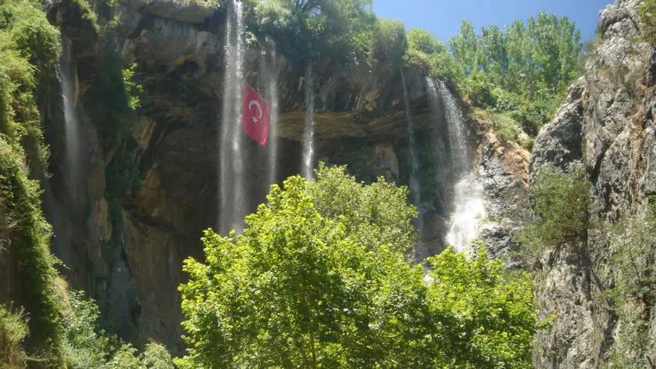 Tarihin Doğayla Buluştuğu Nokta: Döngel Mağaraları