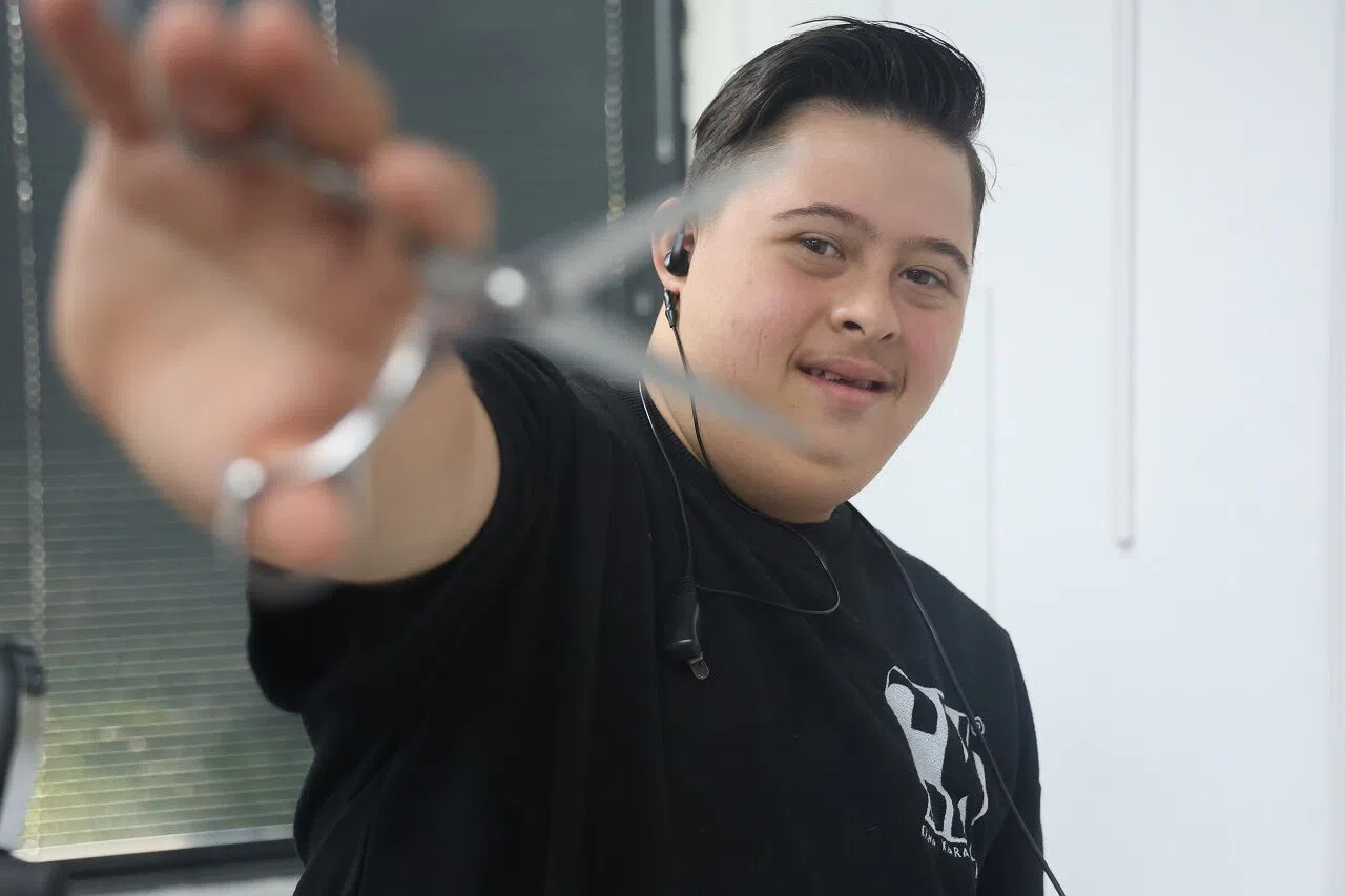 Down sendromlu Şükrü’nün berberlik tutkusu yürekleri ısıttı