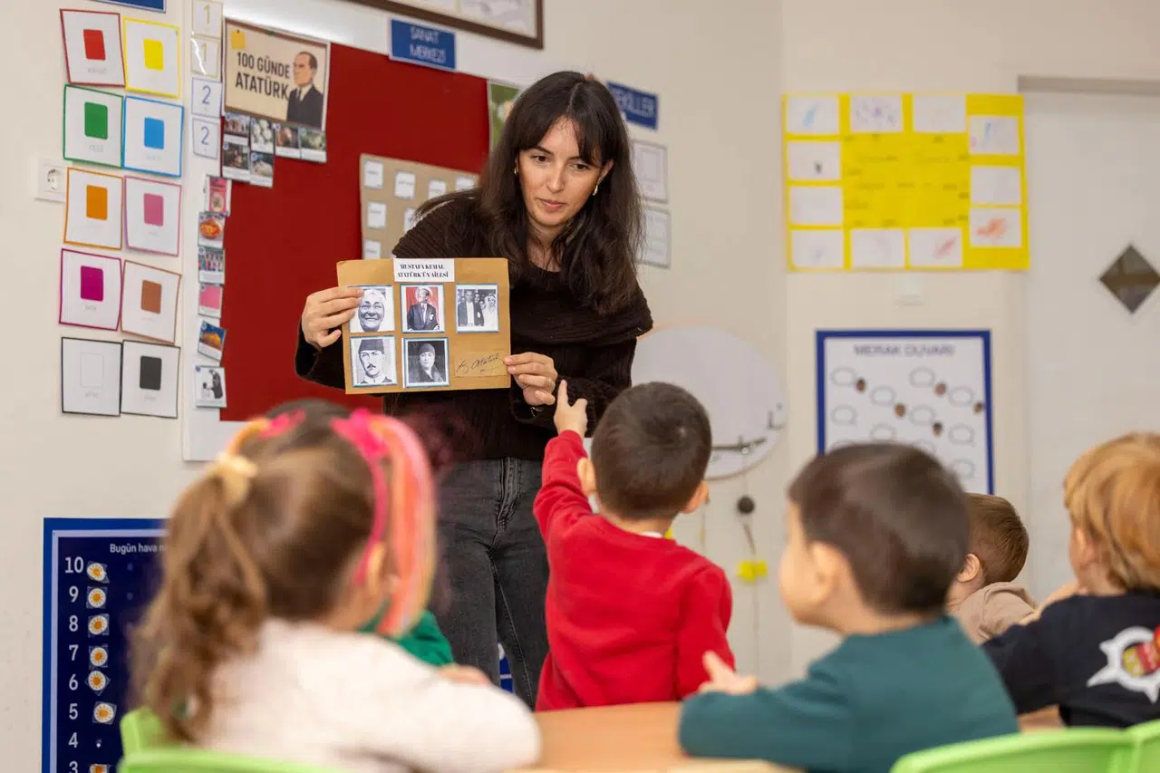 Duygulandıran öğretmenlik hikâyesi... Eğitim gördüğü anaokuluna 25 yıl öğretmen oldu