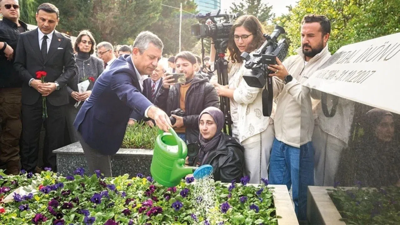 Erdal İnönü Vefatının 18. Yılında Anıldı