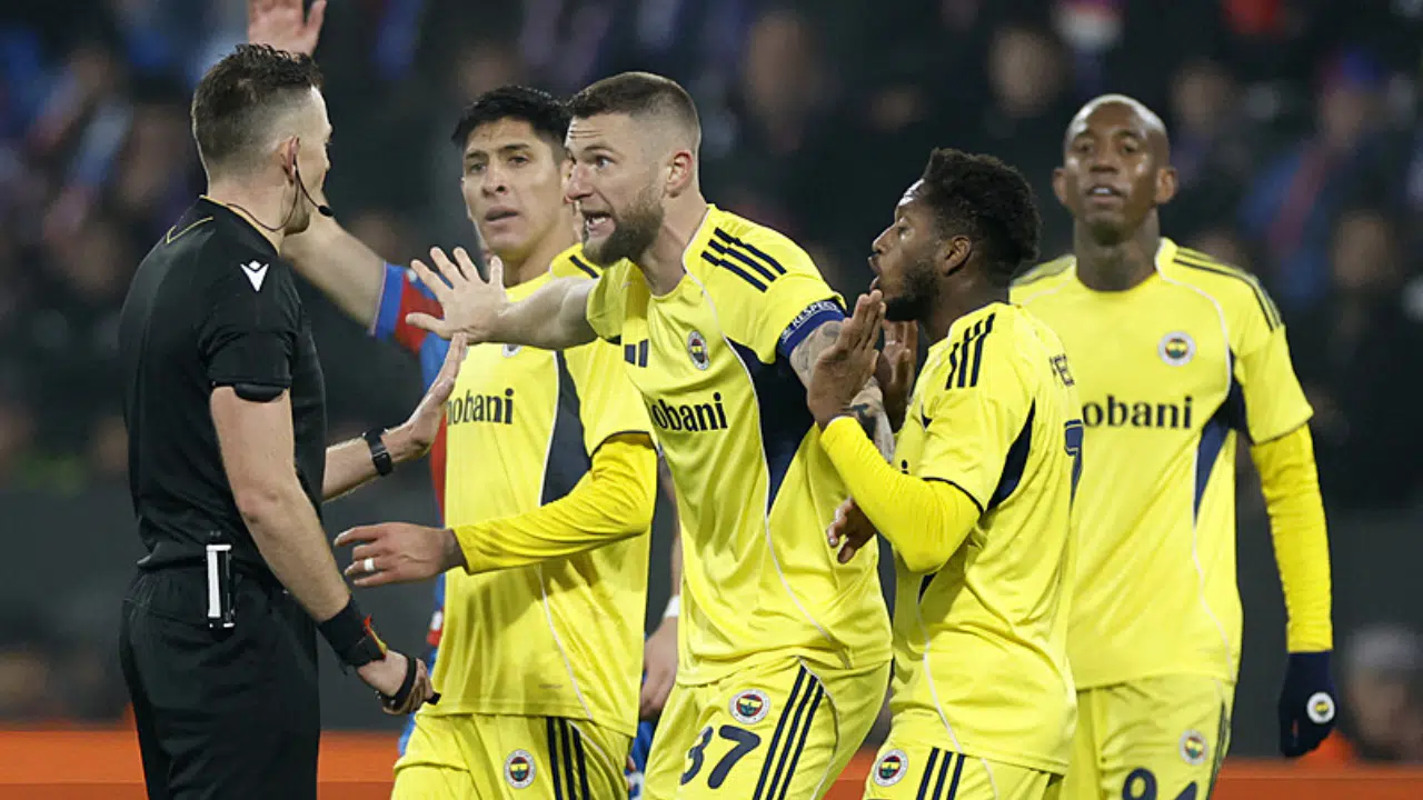 Fenerbahçe Hakem Lindhout İçin UEFA'ya Şikayete Gidiyor!