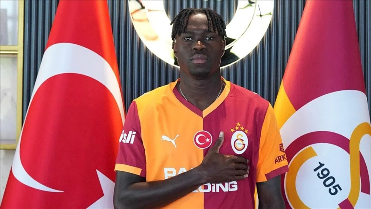 Galatasaraylı Futbolcu Singo Trabzonsporlu Oulai İle Görüştü