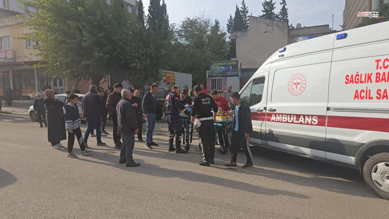 Gaziantep’te minibüse çarpan motosikletli yaralandı