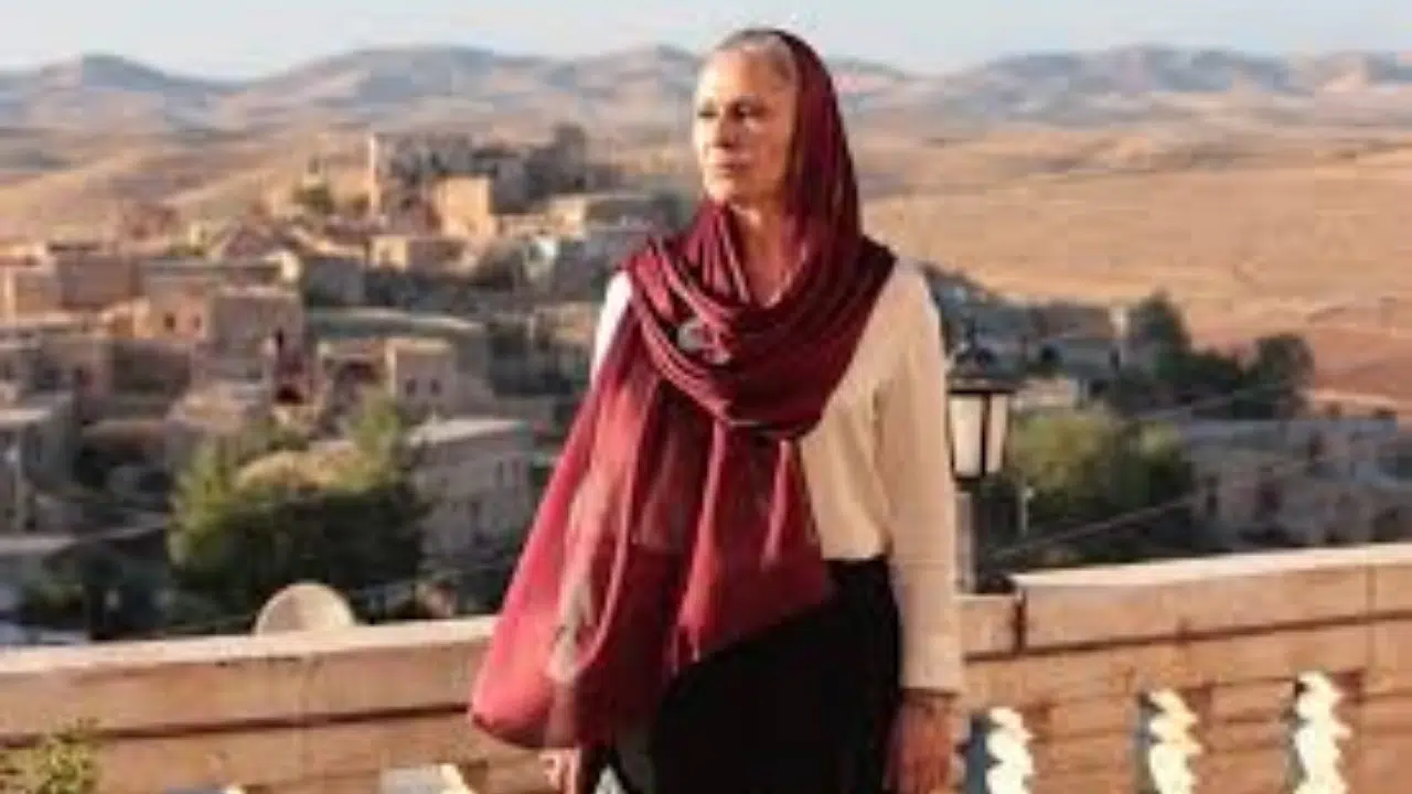 Uzak Şehrin Sadakati Sosyal Medyada  Verdiği Pozlarla Gündeme Oturdu