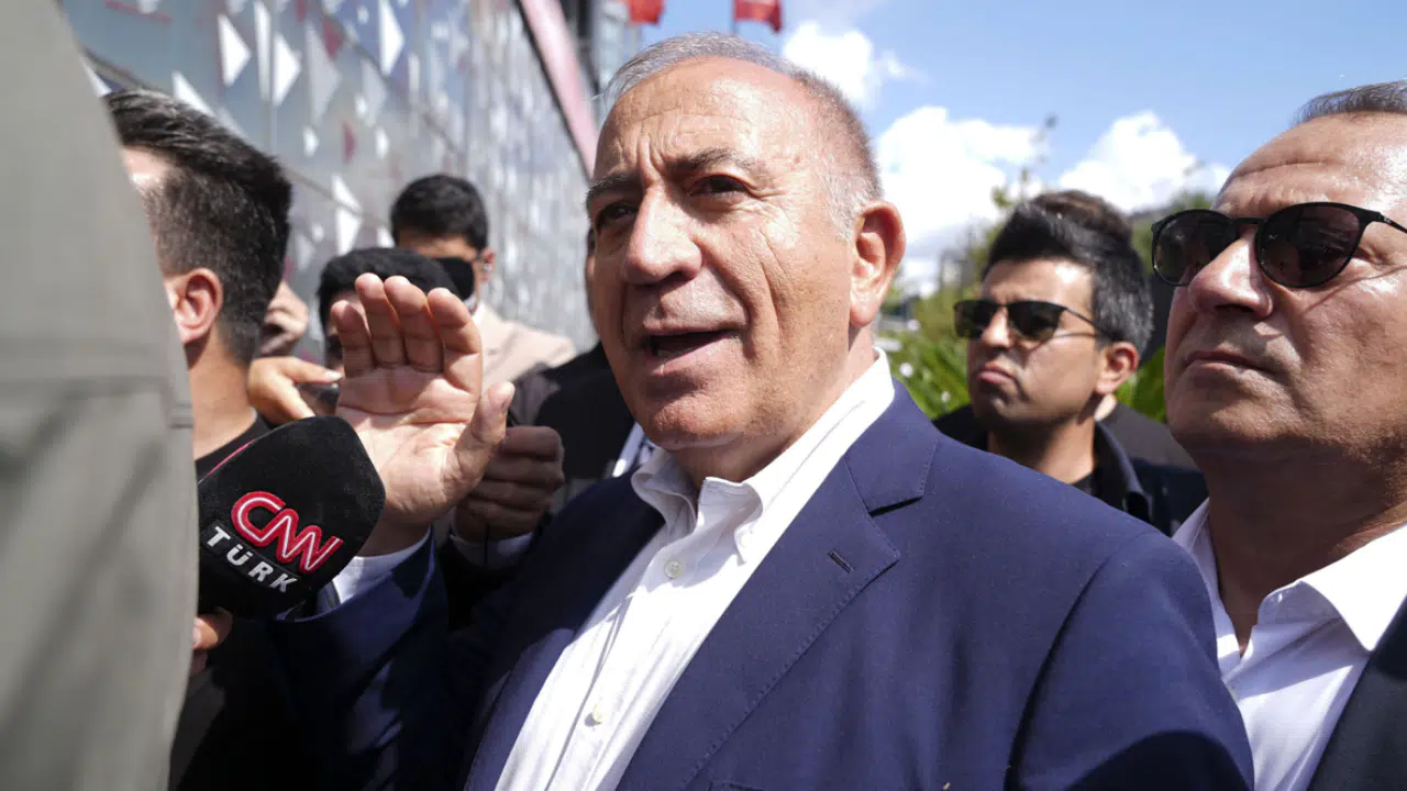 CHP İstanbul İl Başkanlığına Yönelik İğrenç Saldırı Gerçekleştirildi