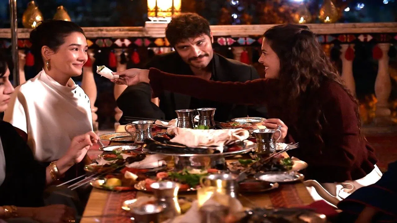 Halef'te geceye damga vuracak sahne sızdı! 'Sen Bir Aysın' türküsünü öyle bir söyledi ki...