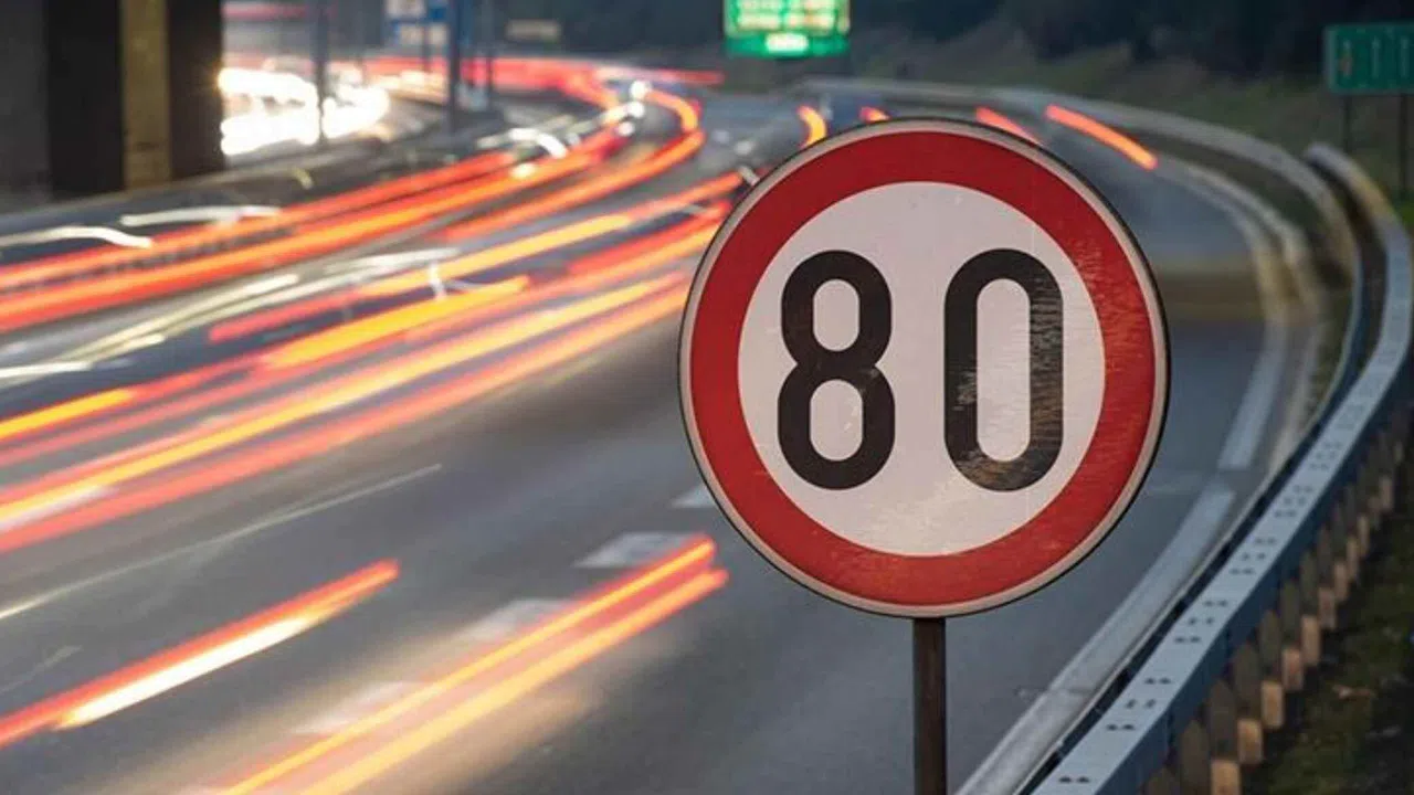 Bakan Açıkladı: 81 İlde Tabelalar Söküldü, 992 Yaya Geçidi Kaldırıldı