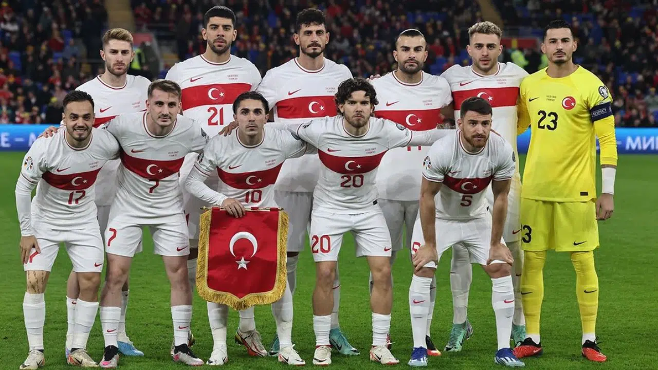 İspanyol Basını Türkiye Maçı Öncesi Bu Gece Parti Var Manşetini Kullandı
