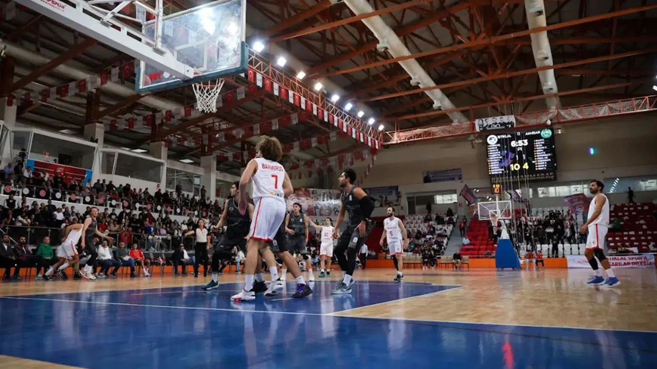 Kipaş İstiklalspor, Göztepe Maçında İlk Yarıyı Geride Kapattı