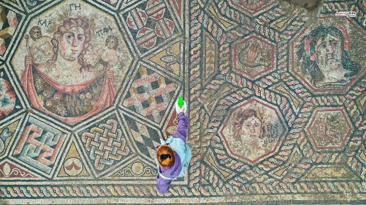 İznik'te 3. Yüzyıla Ait Taban Mozaiği Gün Yüzüne Çıkarıldı