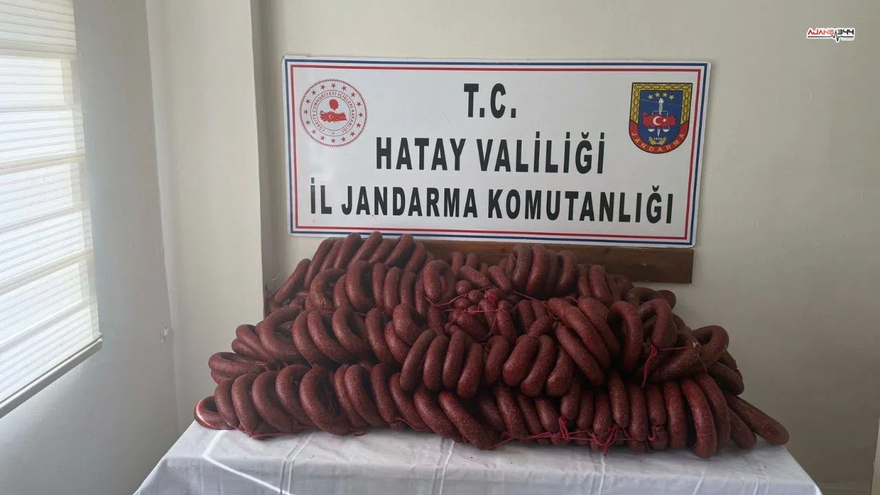 Jandarma uygulamasında belgesiz 120 kilo et sucuğu ele geçirildi