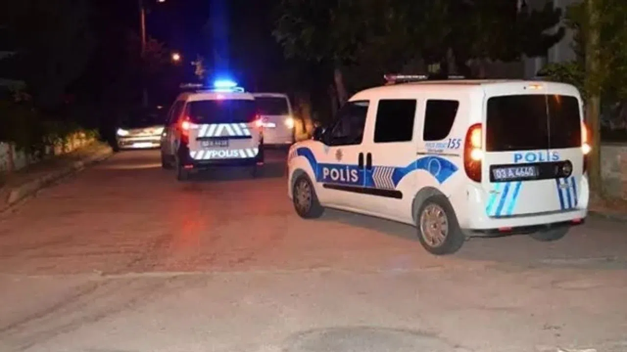 Kahramanmaraş'ta ruhsatız silah ve  sahte senet ele geçirildi