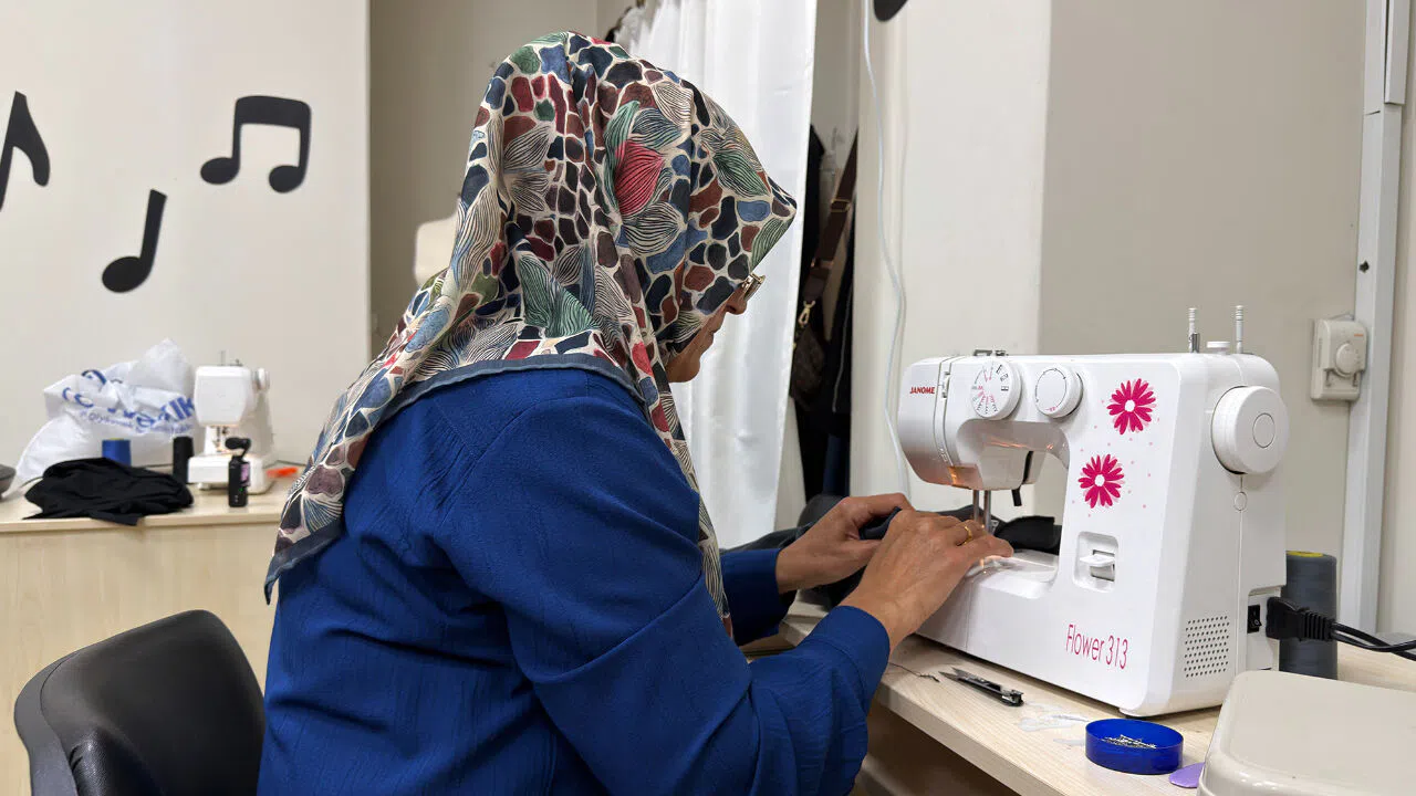 KAMEK Giyim Atölyesi’nde Kadın Eliyle Üretim ve Dönüşüm
