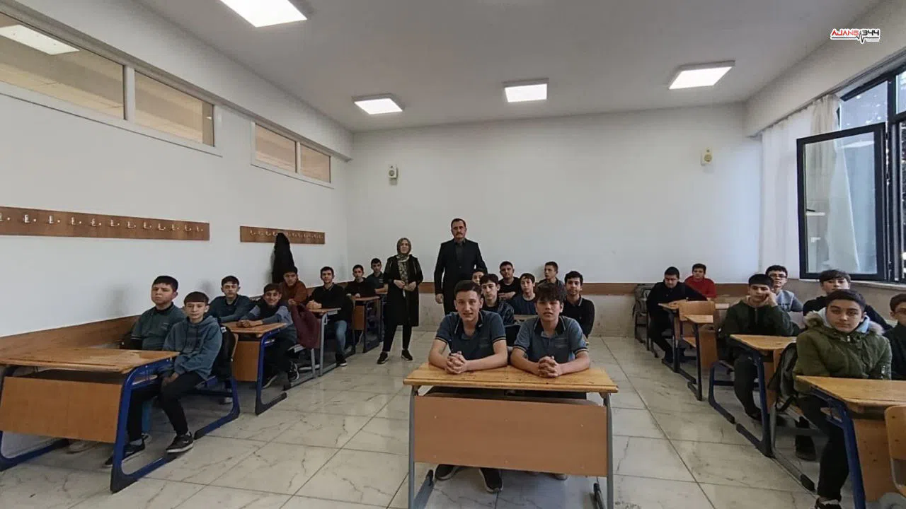 Kahramanmaraş'ta Bir Okul Müdürü Depremde Kaybettiklerini Anarak Un Hatırasını Paylaştı