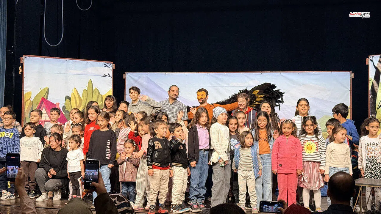 Kahramanmaraş’ta çocuklara uluslararası tiyatro heyecanı yaşatıldı
