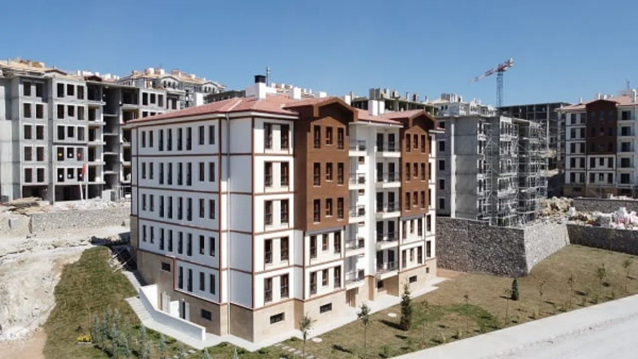 Kahramanmaraş'ta İş Yerleri Hak Sahiplerine Teslim Edildi; İşte O Şanslı İsimler