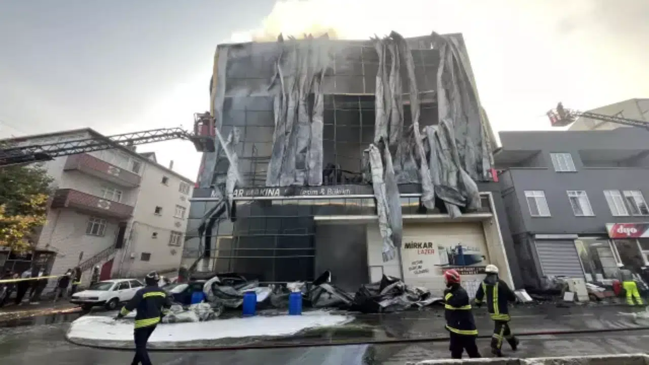 Kocaeli Parfüm Deposu Yangınında 6 Kişi Hayatını Kaybetti