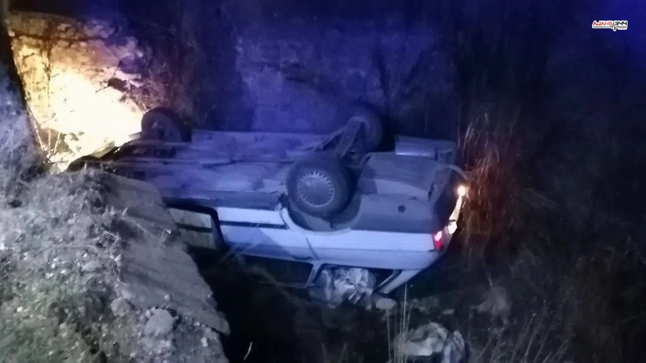 Köpeğe çarpmamak için yaptığı manevra aracı kanala düşürdü 1 yaralı