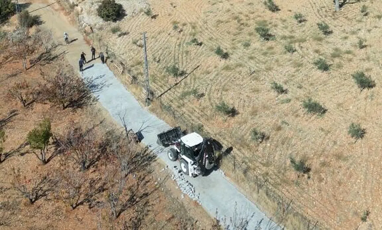 Kozludere’de Mahalle Yolları Yenileniyor! Kilit Parke Çalışmaları Sürüyor