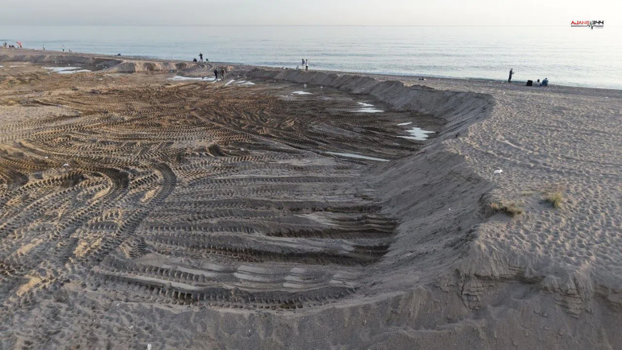 Kum hırsızları sahili harabeye çevirdi