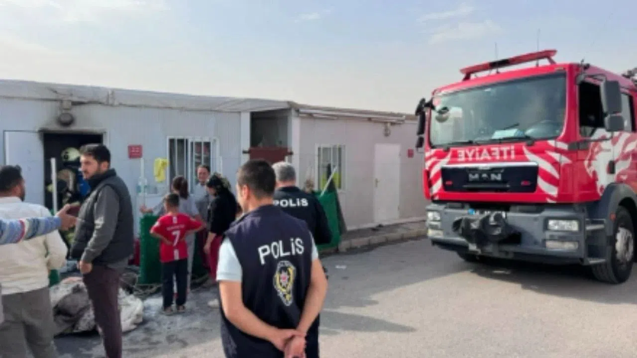 Kahramanmaraş’ta Konteyner Kentte Panik Yaratan Yangın!