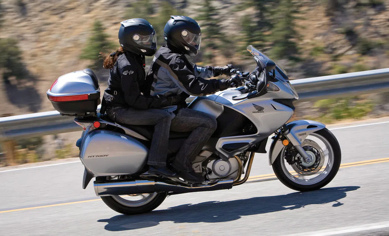 Motorda eldiven takmak zorunlu mu, koruma gözlüğü takmamanın cezası var mı?