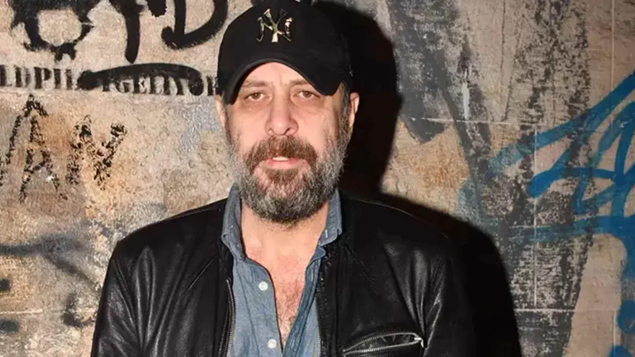 Nejat İşler'den Olaylı Gece İtirafı: Kameranın Altından...