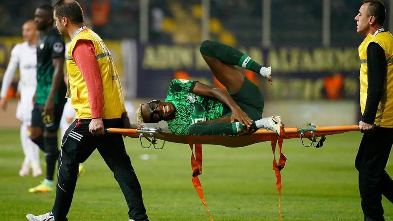 Galatasaray'a Osimhen'den yine kötü haber geldi