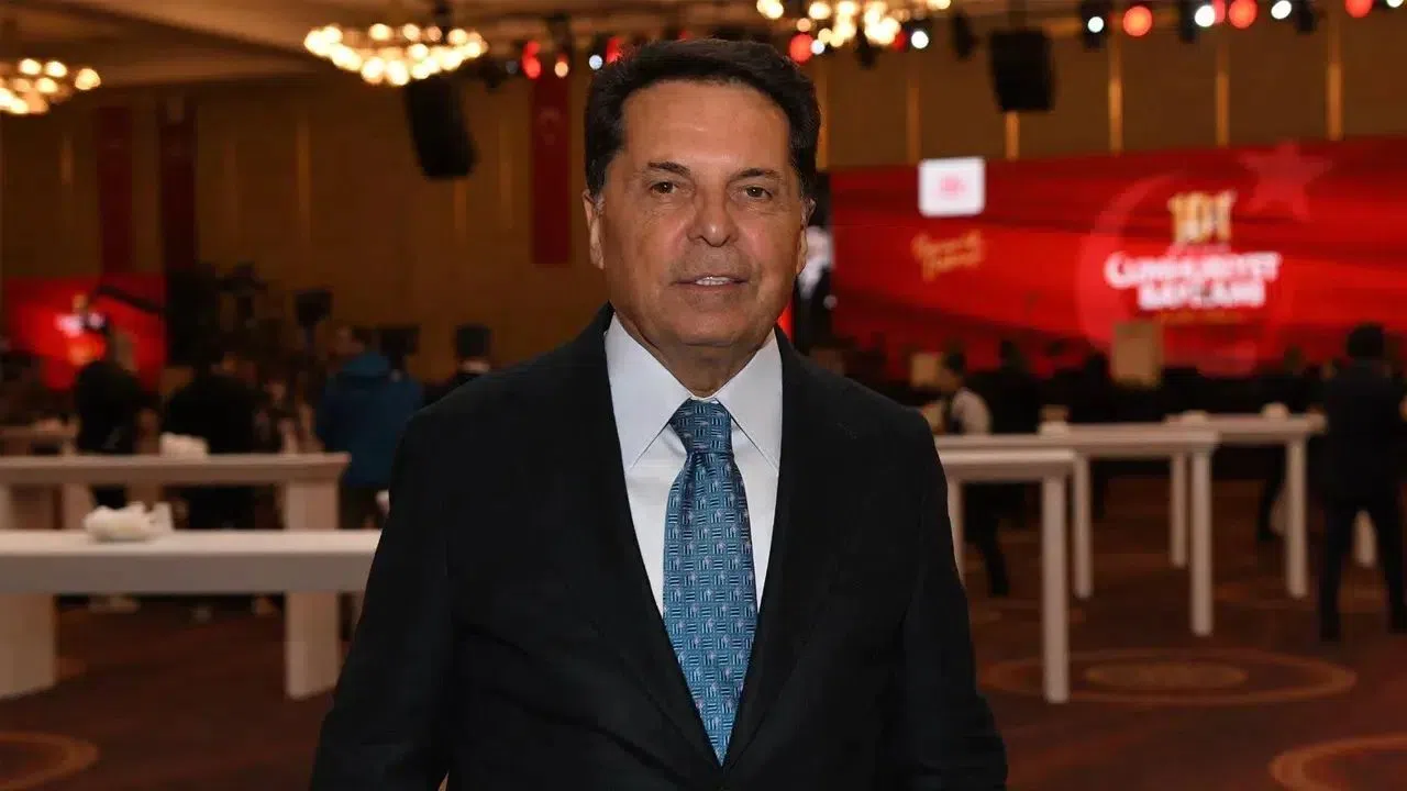 Ahmet Özer Kimdir? Esenyurt Belediye Başkanı'nın Hayat Hikayesi