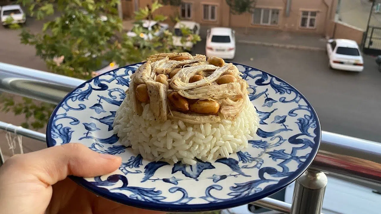 Kahramanmaraş'ın Muhteşem Lezzeti: Efsane Tavuklu Fıstıklı Pilav