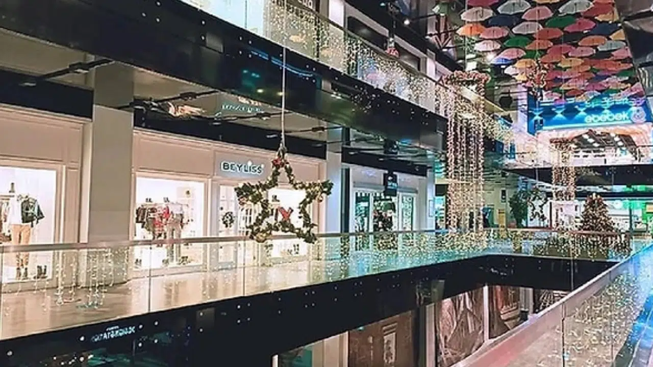 İstanbul'un İlk Lüks AVM'si Prestige Mall Yıkılıyor