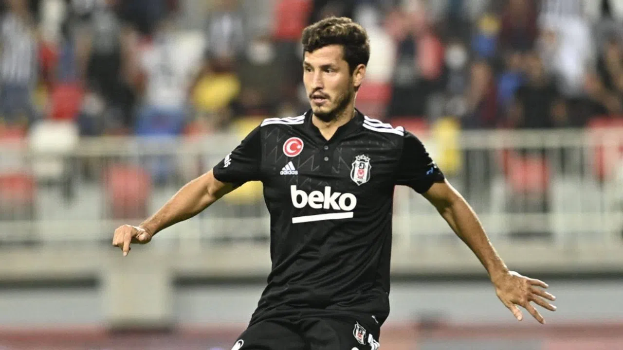 Beşiktaş'ta Sakatlık: Salih Uçan Maçı Tamamlayamadı