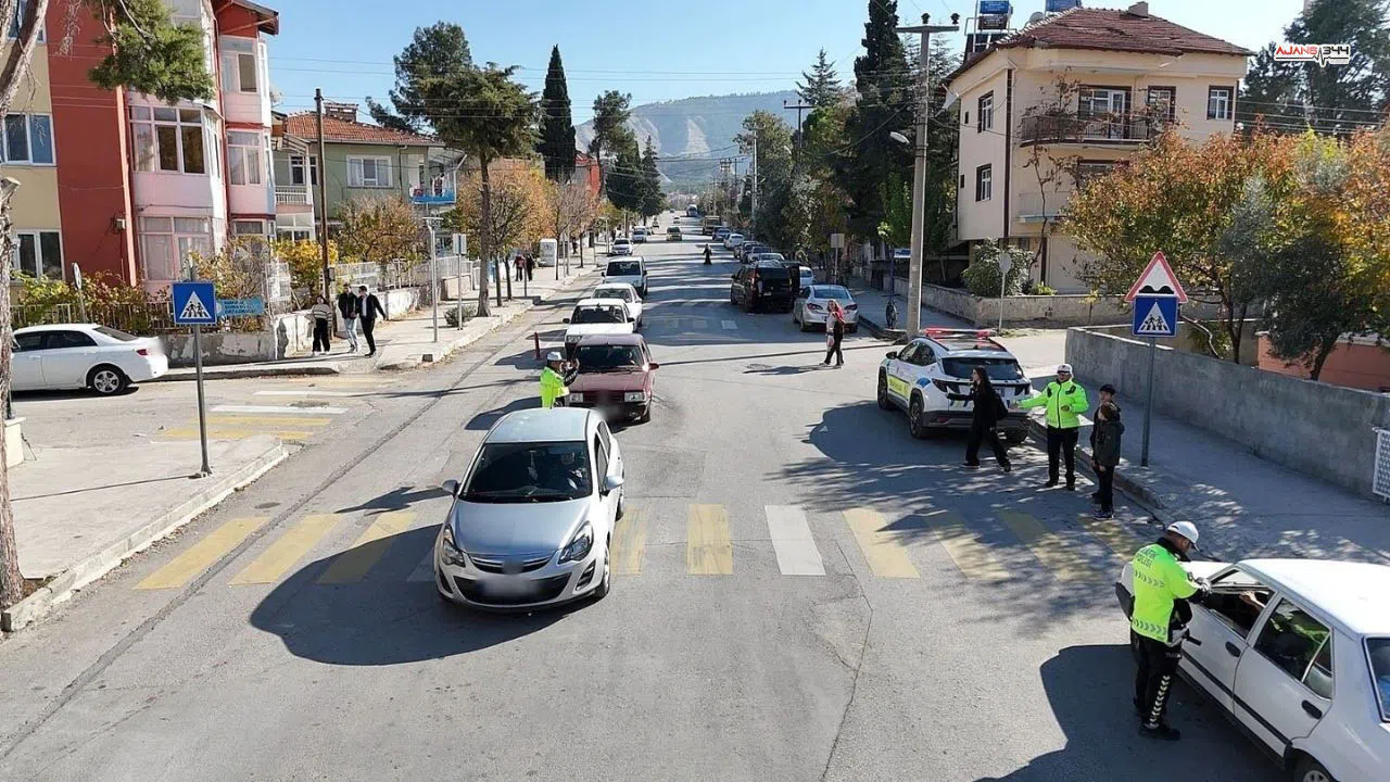 Servis araçları denetiminde dört sürücüye ceza kesildi