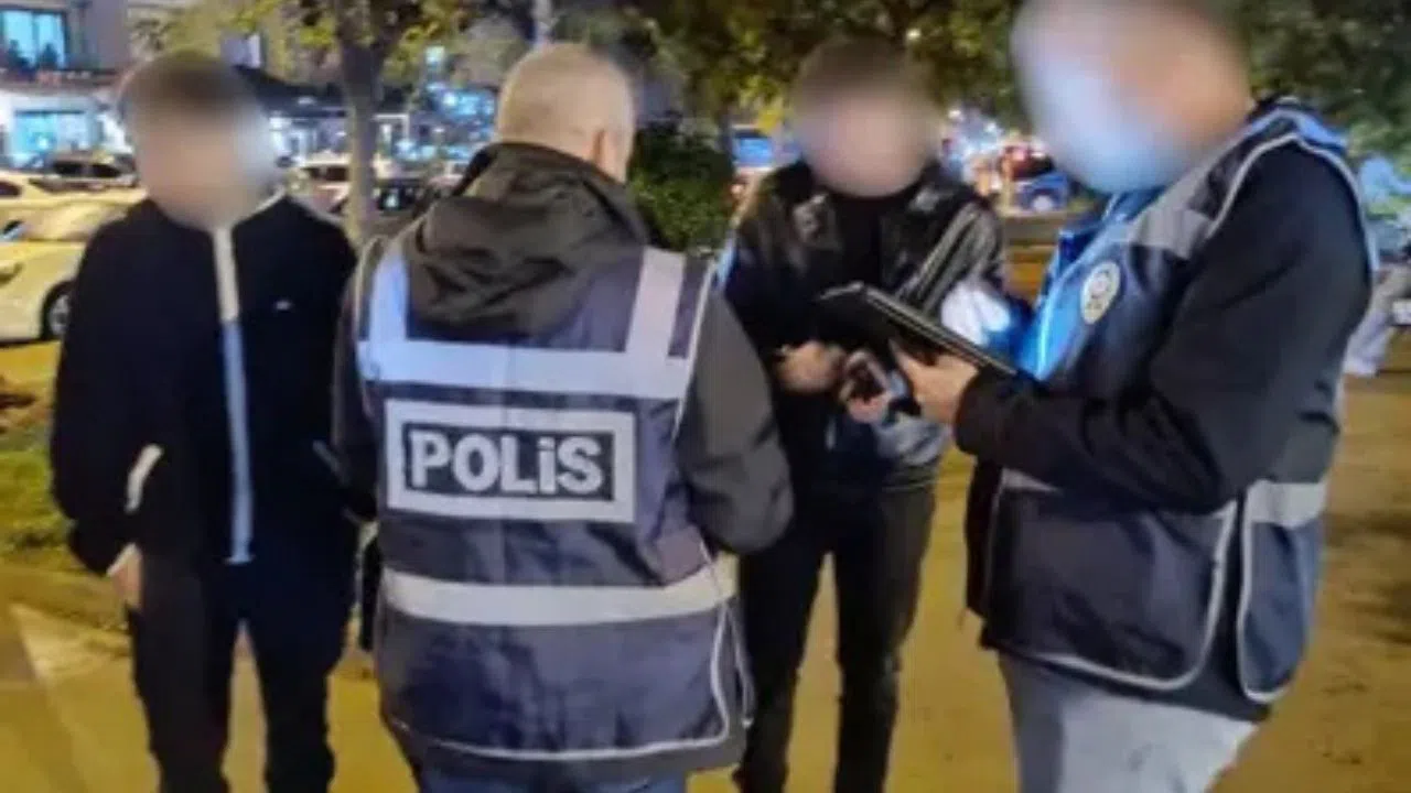 Kahramanmaraş'ta arama kararı bulunan 74 kişi polis denetimine takıldı