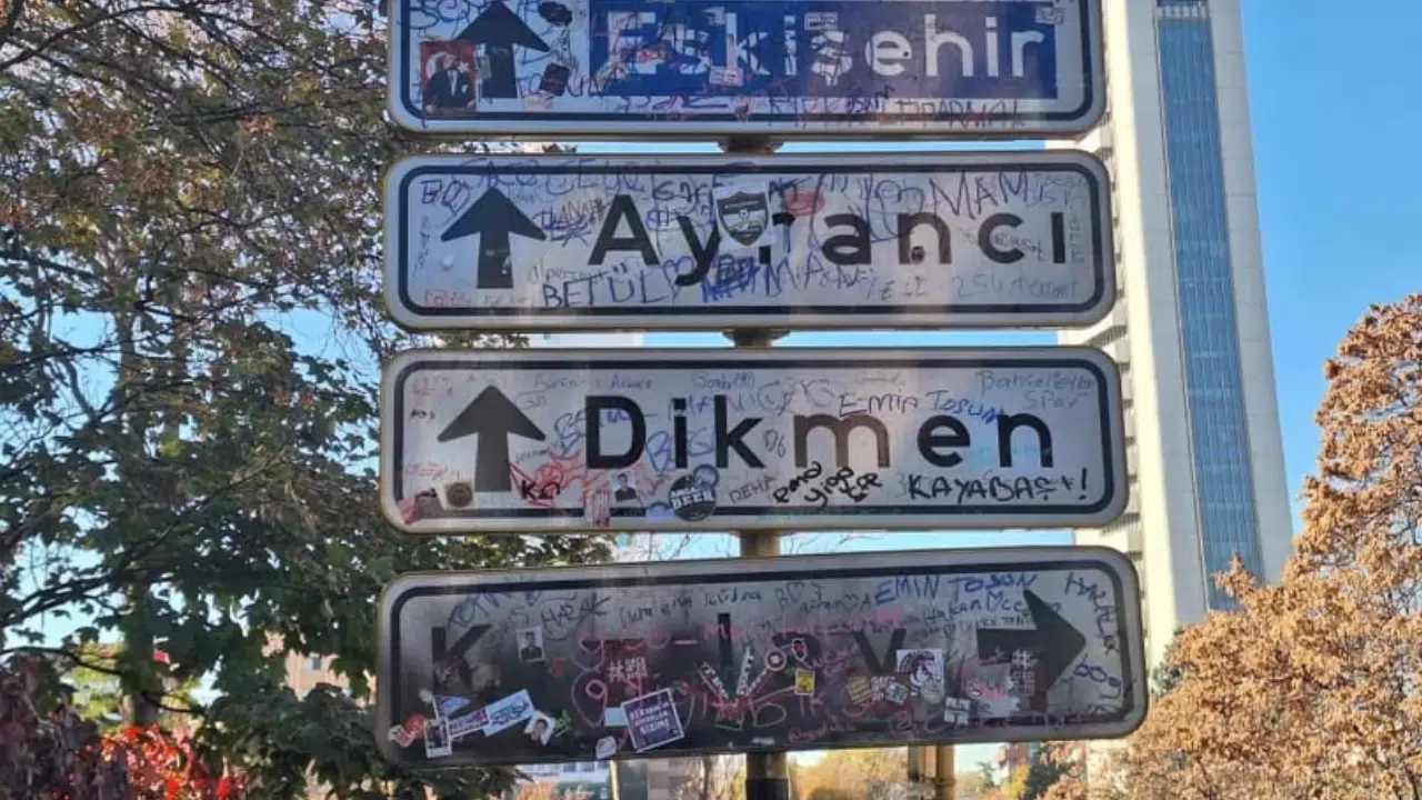 Ankara'daki Tabela Akımını Başlatan Genç Kız Trendden Duyduğu Rahatsızlığı Açıkladı