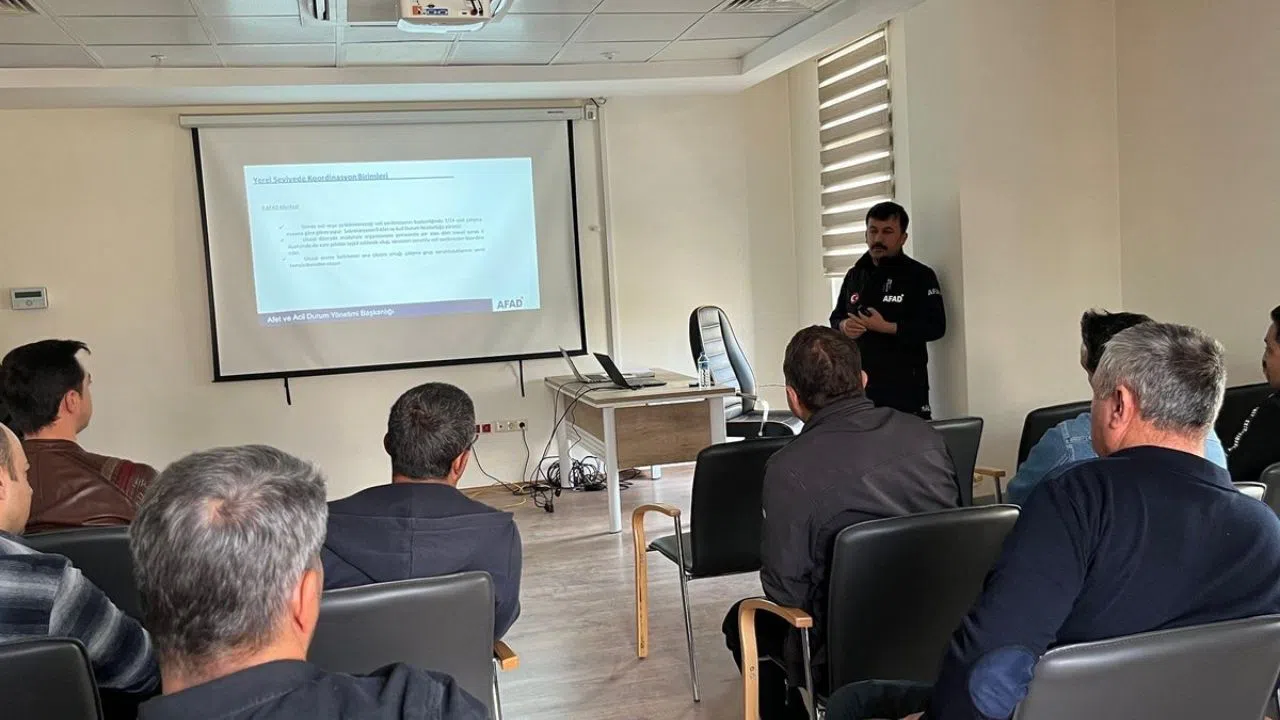 Kahramanmaraş AFAD'ı Trafik Ekiplerine Olay Yeri Yönetimi Eğitimi Verdi