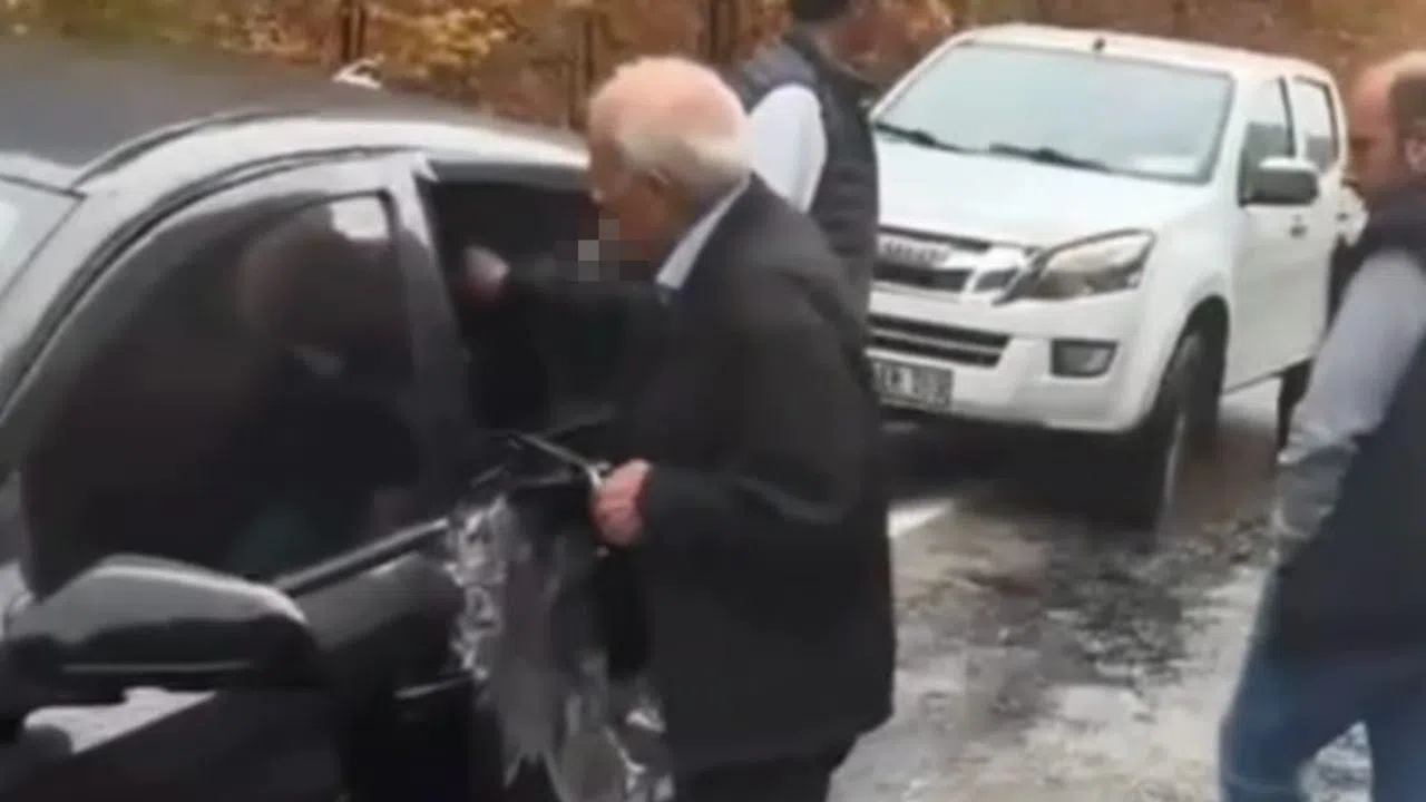 4 öğretmenin hayatını kaybettiği yola yine kaya parçası düştü