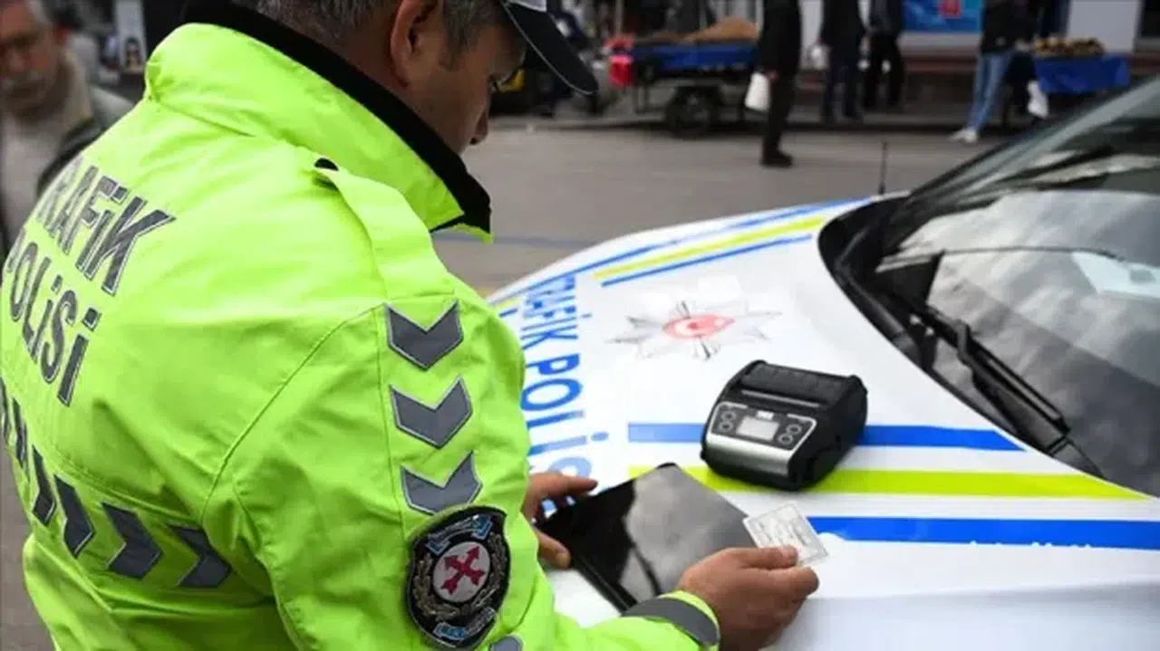 Trafikte Bunu Yapan 90 Bin TL Ceza Yiyecek
