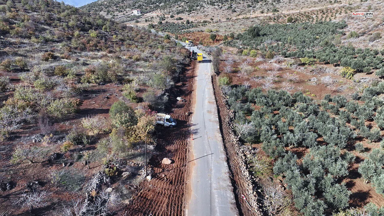Türkoğlu Uzunsöğüt Grup Yolu genişliyor, ulaşım rahatlıyor