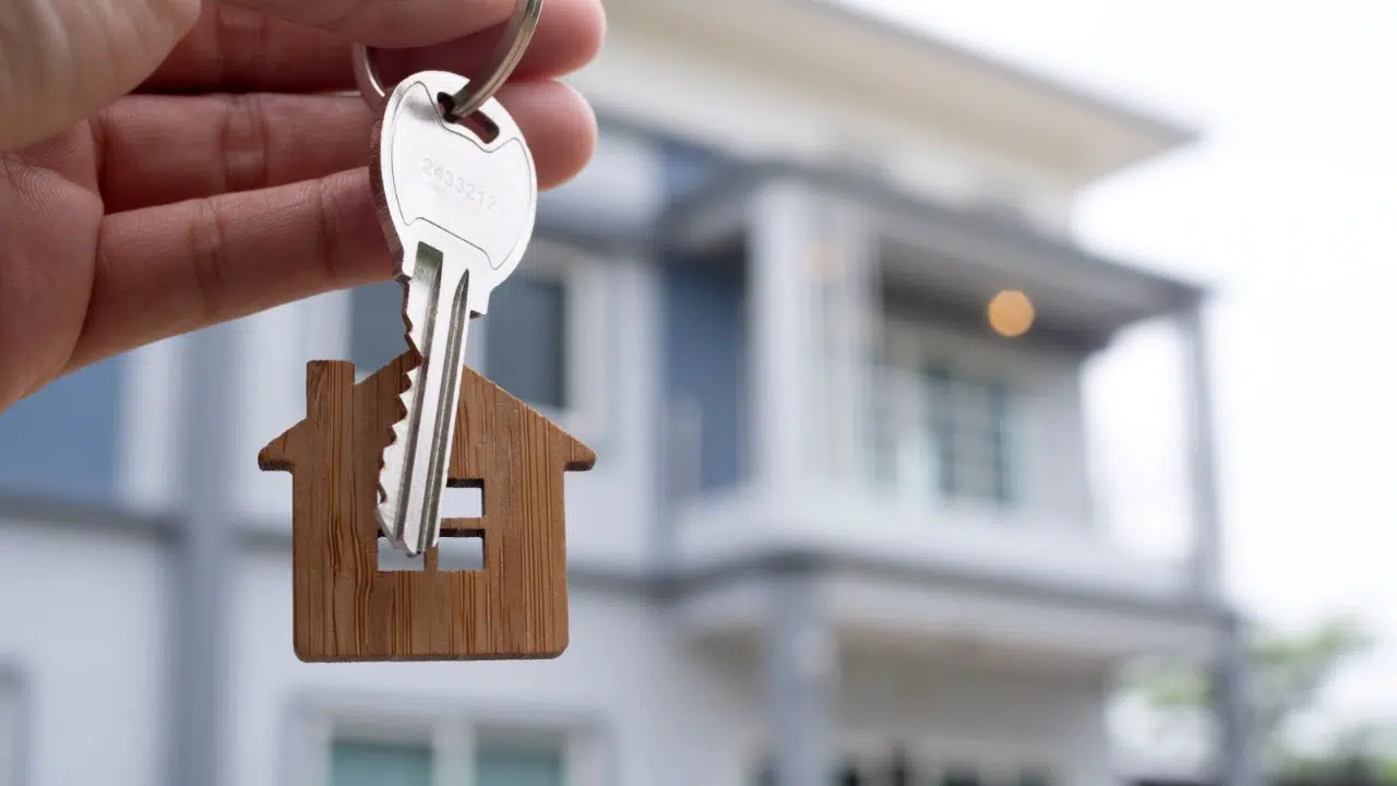 Ünlü ekonomist ev almak için en doğru zamanı açıkladı!