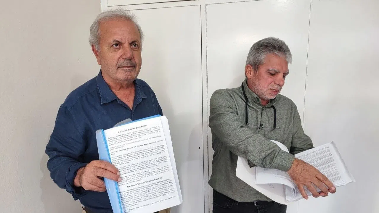 Vakıfbank'ın Eski Müdür Yardımcısının Vatandaşların Hesabından Para Aldığı İddiası