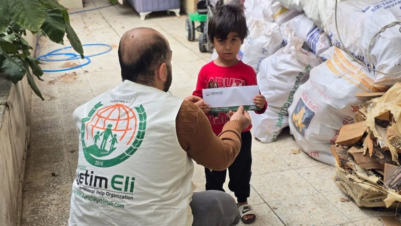 Kahramanmaraş'ta Yetim ve İhtiyaç Sahibi Ailelere Destek Verildi