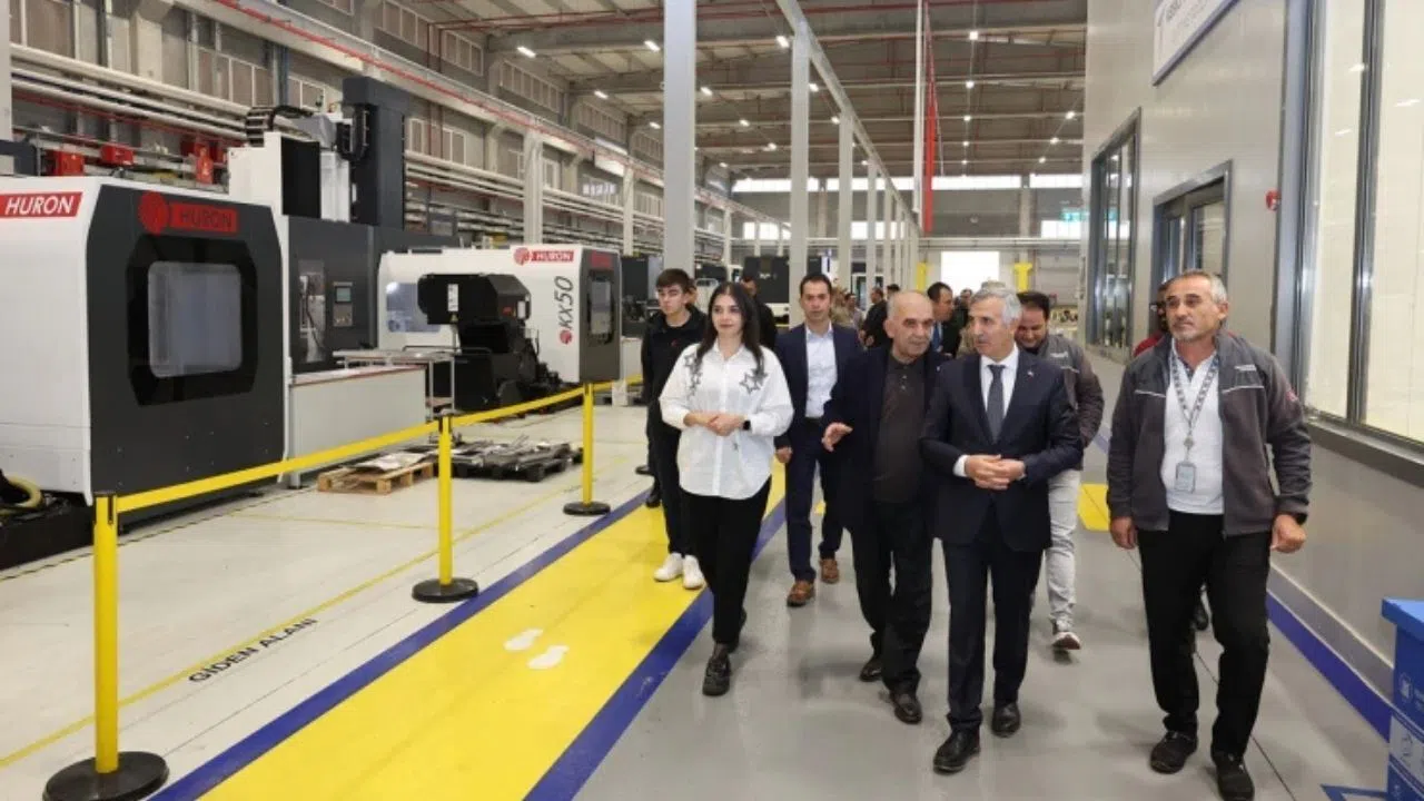 Vali Ünlüer TUSAŞ Türkoğlu Tesisini Ziyaret Etti