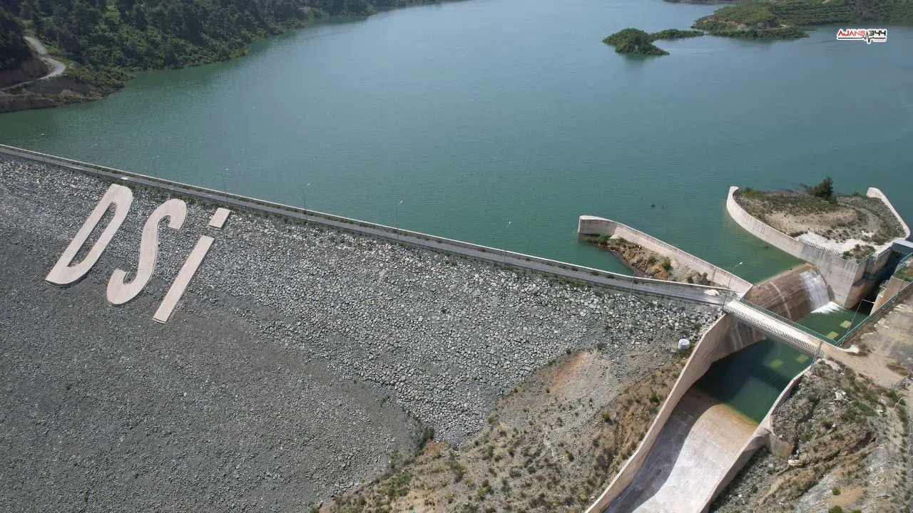 Son 65 yılın en kurak dönemi barajı kuruttu